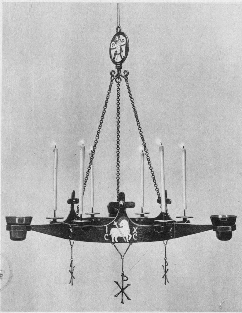 Светильник из альбома С. Вашкова «Религиозное искусство» (1911 г.). Фото взято за основу для изготовления боковых люстр нижнего храма