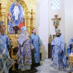 В праздник Введения во Храм Пресвятой Богородицы митрополит Владимир совершил Божественную литургию в Феодоровском соборе (Фото Юрия Костыгова)