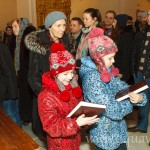 В неделю Торжества Православия в Феодоровском соборе священники раздавали Библии