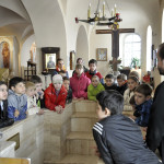 Экскурсию по Феодоровскому собору для учащихся 4-го класса 153-й общеобразовательной школы провел настоятель храма протоиерей Александр Сорокин 15 мая.