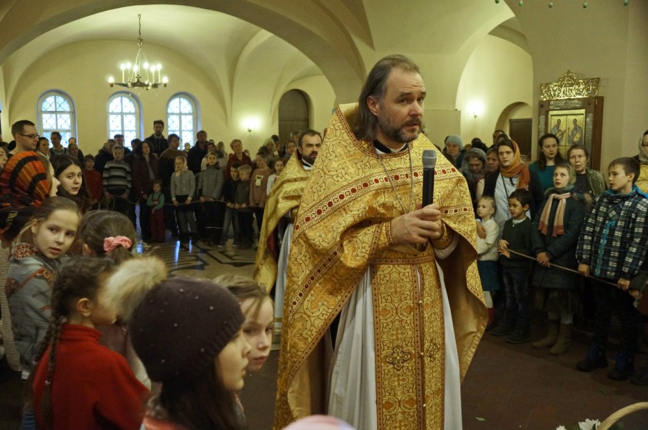 иерей Кирилл Киселев, детская литургия