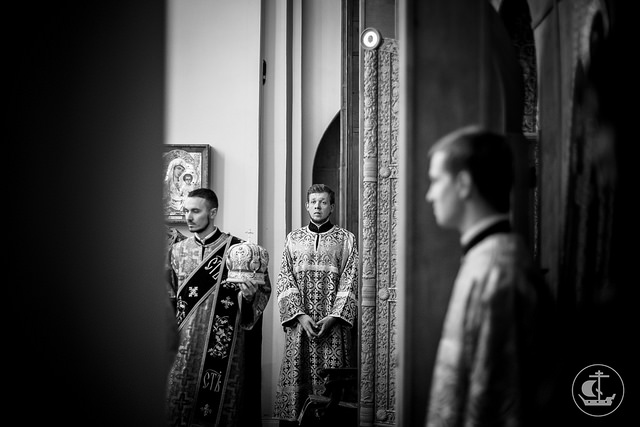 Архиерейская литургия в Феодоровском соборе. Фоторепортаж пресс-службы СПбДА