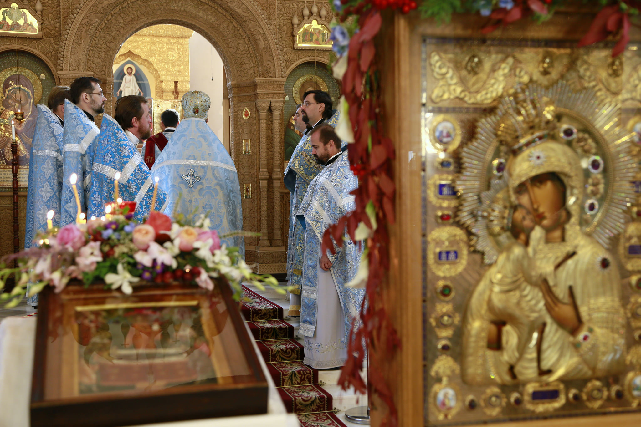 В престольный праздник Феодоровского собора были совершены праздничные богослужения