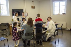 ВИДЕО, ФОТО: Рождественский мастер-класс и детская литургия