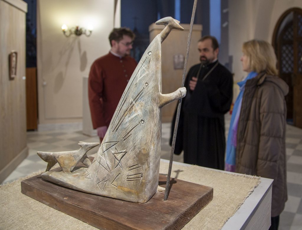 ФОТО: Выставка Галины Матлиной «И многие пришли к Нему»
