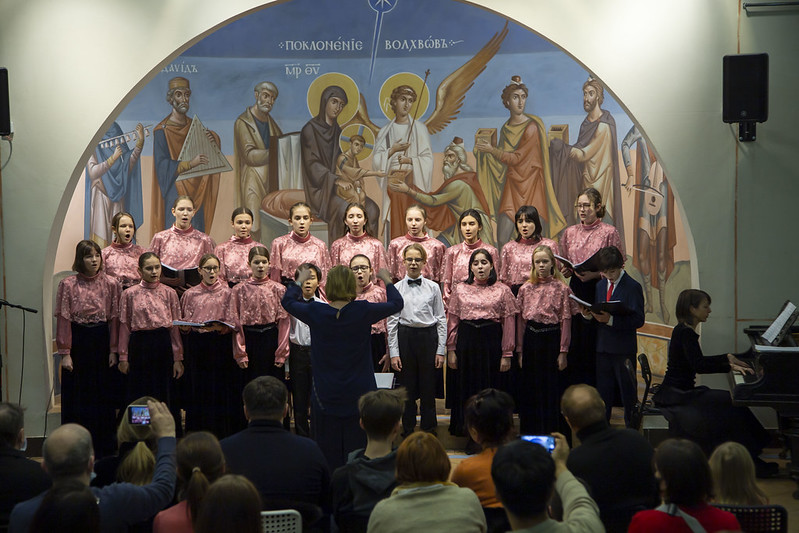 Санкт петербургский музыкальный лицей. Хор Лицеум. Хор Lyceum. Музыкальный лицей СПБ. Картинка концертный хор.