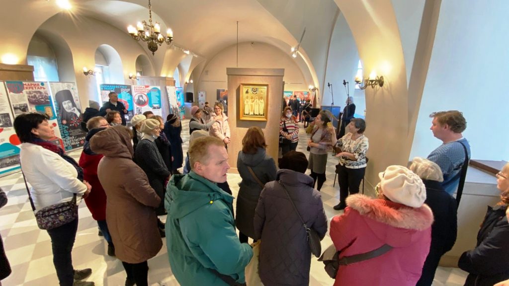 Посещение выставки в Феодоровском соборе общины неслышащих