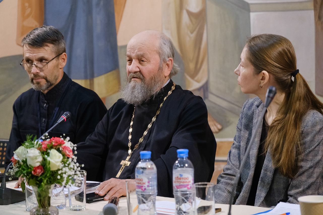 Прошла секция Рождественских чтений о православных братствах