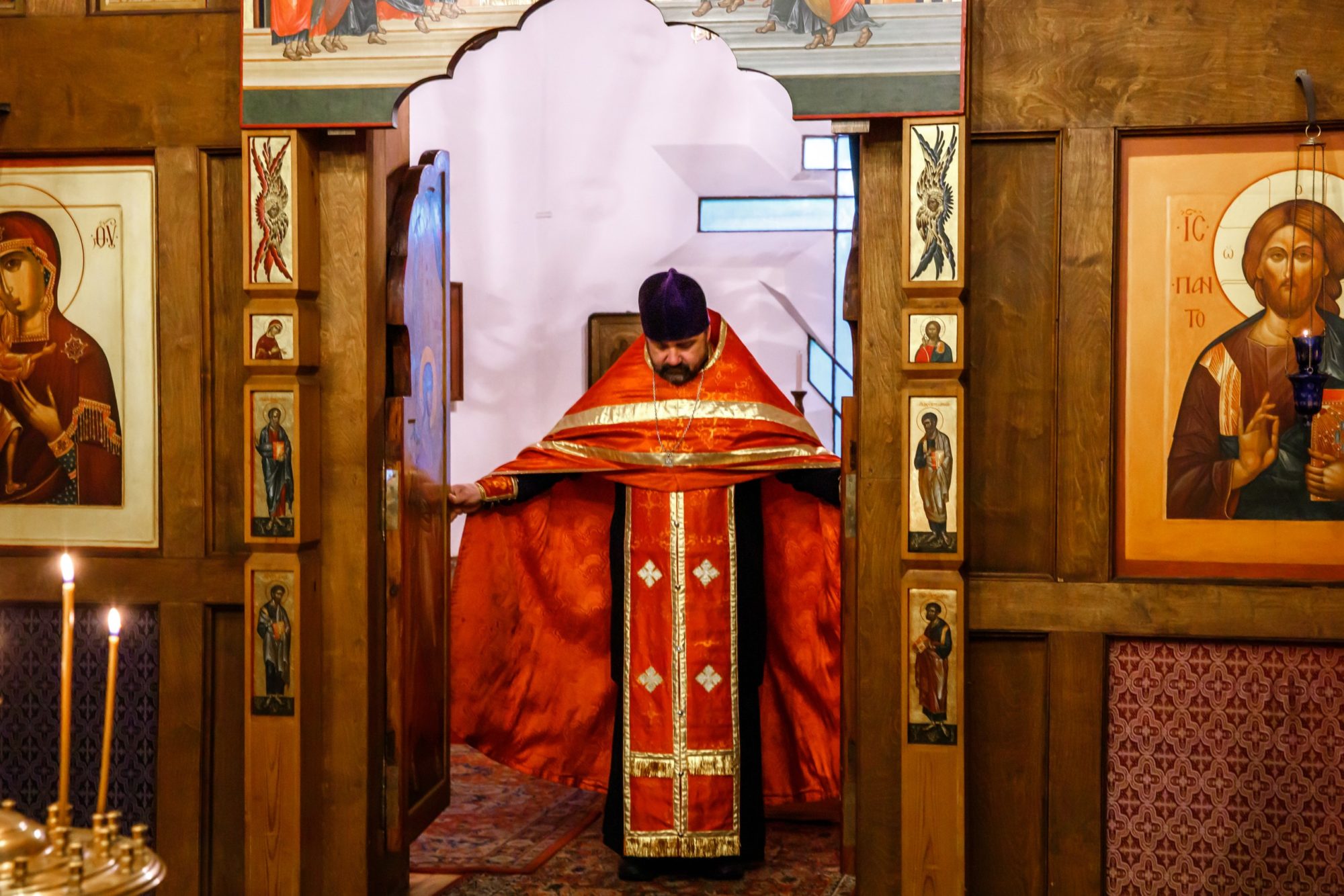 Молебен в храме Новомучеников и Исповедников Российских