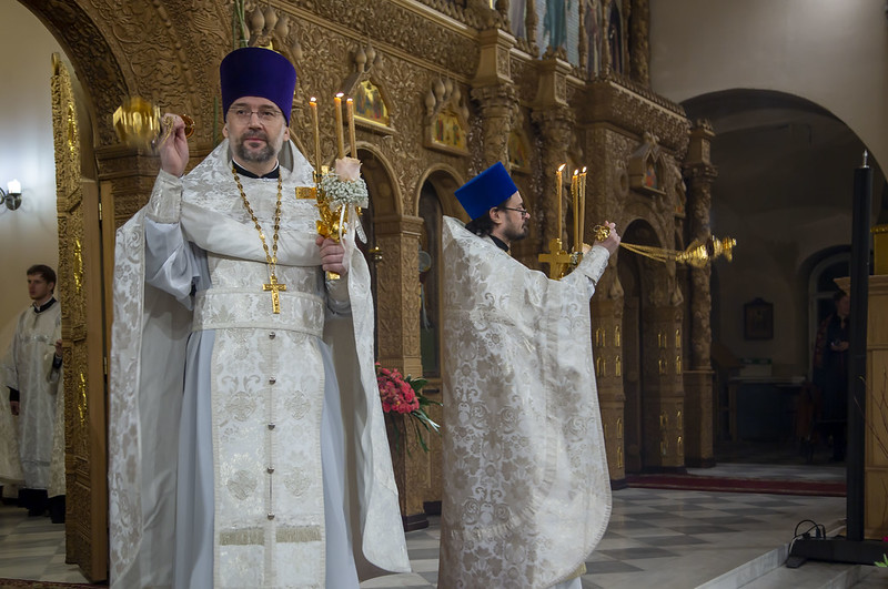 Крестный ход и Литургия в полночь