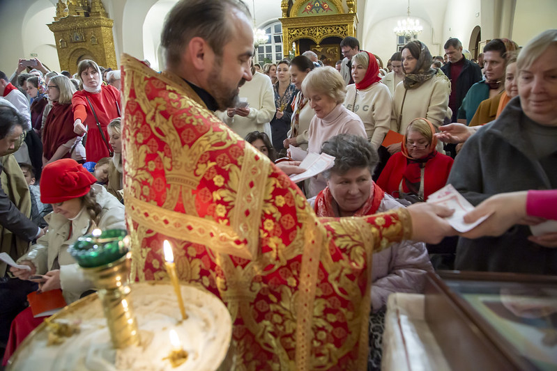 Крестный ход и Литургия в полночь