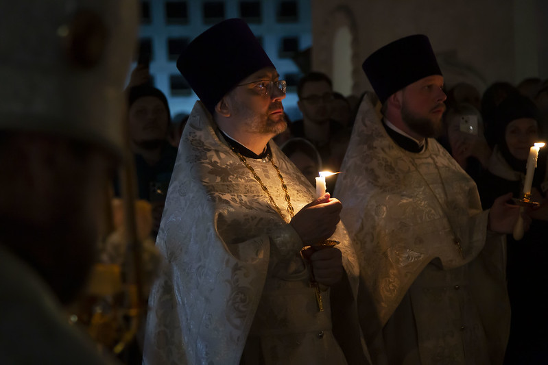 Крестный ход и Литургия в полночь