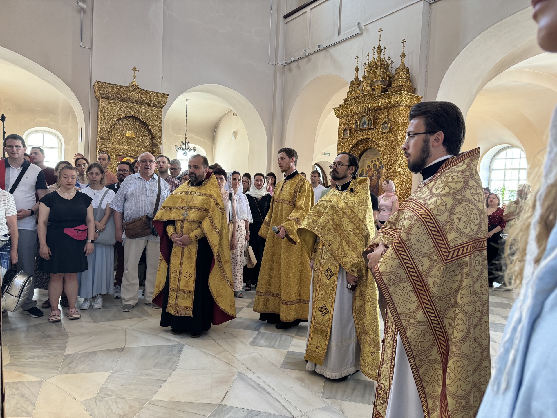 Божественная литургия в День крещения Руси