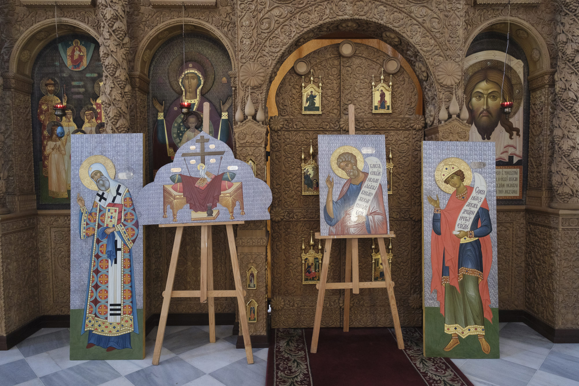 Новые иконы в иконостас верхнего храма