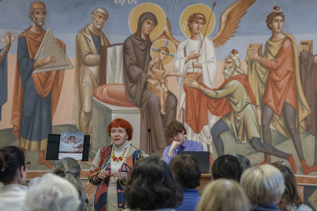 Представлена книга о псковских фресках Представлена книга о псковских фресках